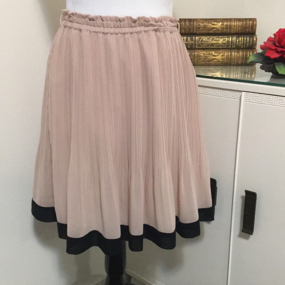 Pleated Pink Mini Skirt with Black Trim